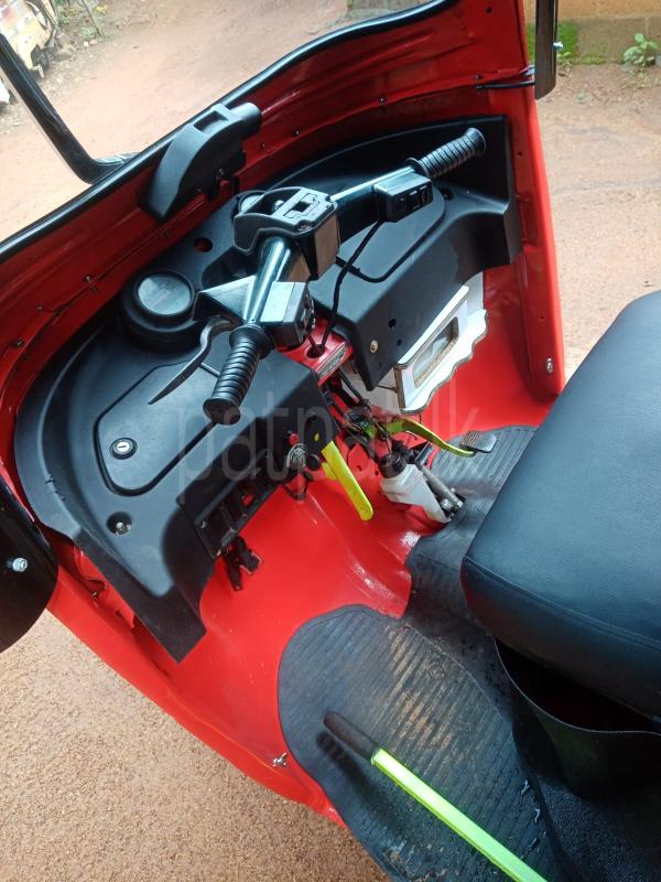 Bajaj 4 stroke 2010 - பயன்படுத்தப்பட்டது முச்சக்கர வண்டி sale in Sri Lanka - patpat.lk