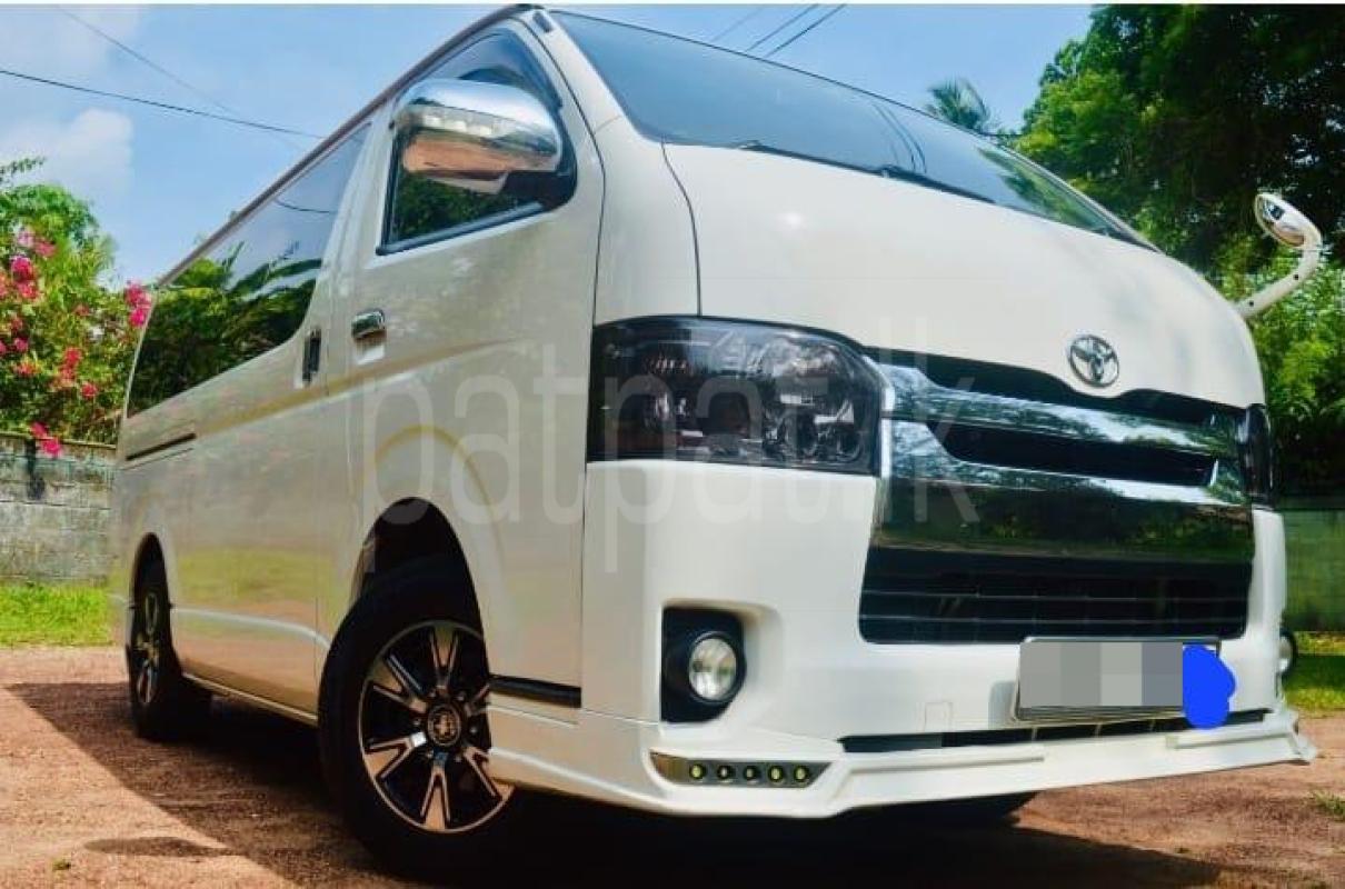 Toyota Hiace 2015 - பயன்படுத்தப்பட்டது வேன் sale in Sri Lanka - patpat.lk