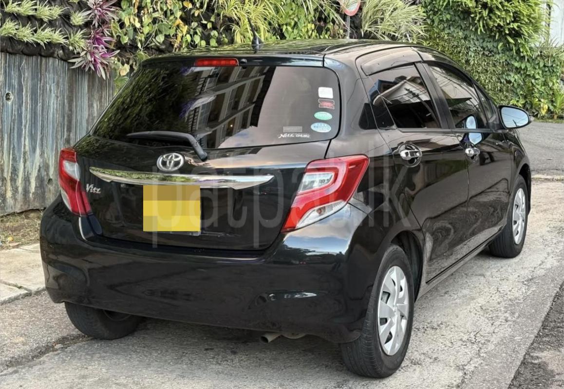 Toyota Vitz 2016 - பயன்படுத்தப்பட்டது கார் sale in Sri Lanka - patpat.lk