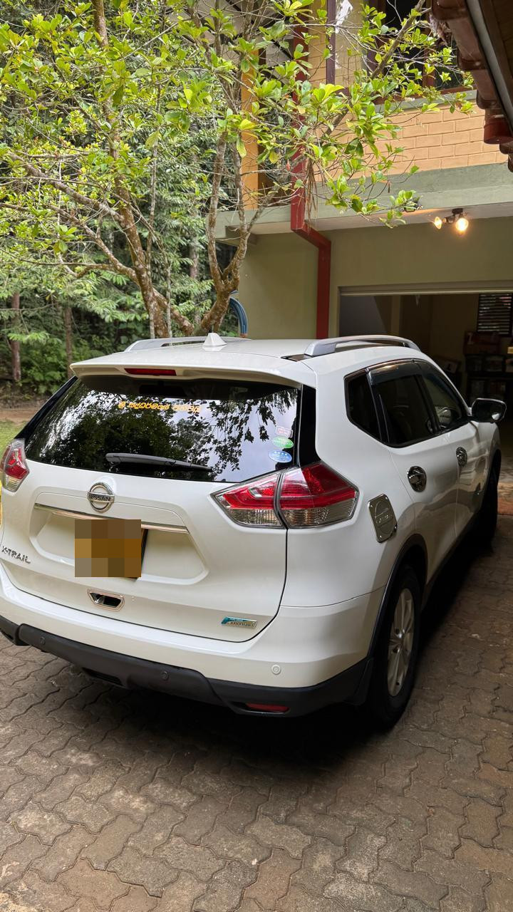 Nissan X Trail 2016 - பயன்படுத்தப்பட்டது SUV sale in Sri Lanka - patpat.lk
