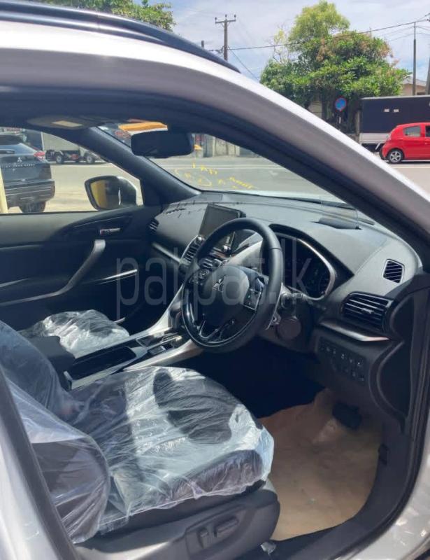 Mitsubishi Eclipse Cross 2025 - අලුත් SUV රථය sale in Sri Lanka - patpat.lk