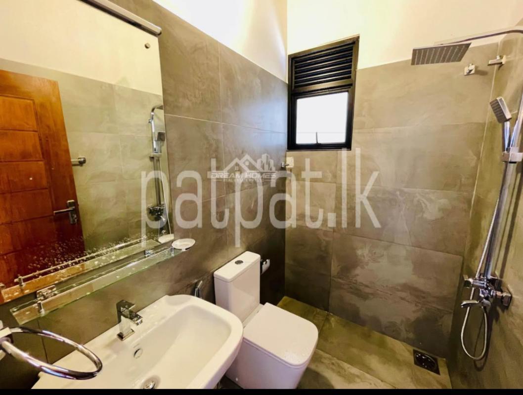 House for Sale in Athurugiriya