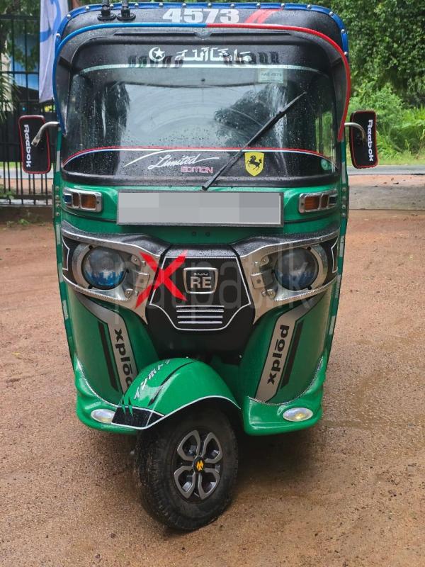 Bajaj Three Wheel 2015 - பயன்படுத்தப்பட்டது முச்சக்கர வண்டி sale in Sri Lanka - patpat.lk
