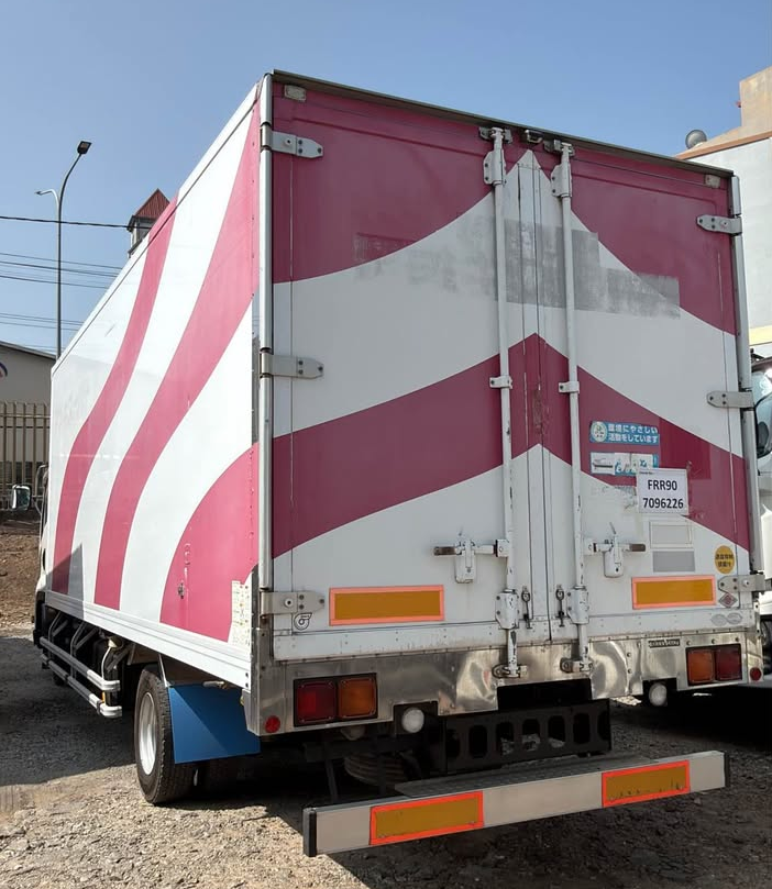 Isuzu ELF 2018 - නැවත සකස් කල ට්‍රක් රථය sale in Sri Lanka - patpat.lk