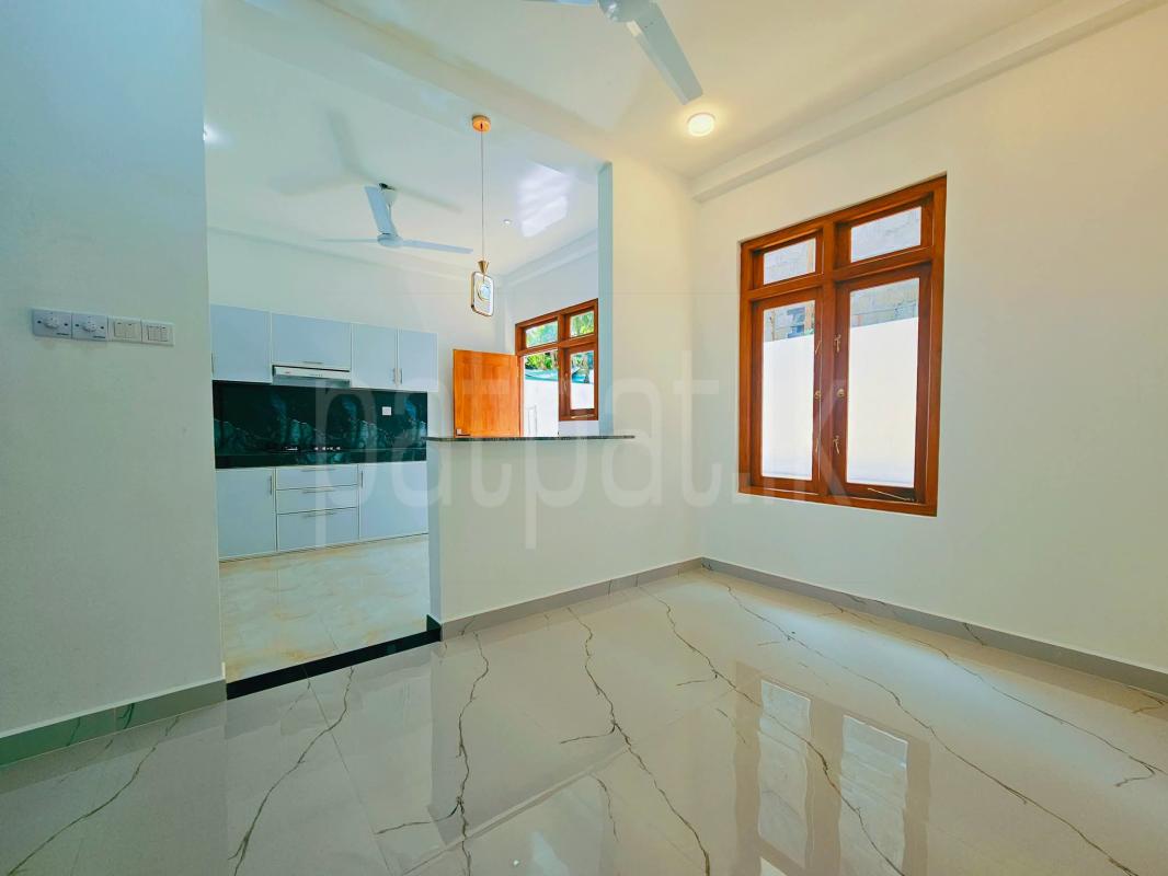 House for Sale in Polgasowita ads-image-1