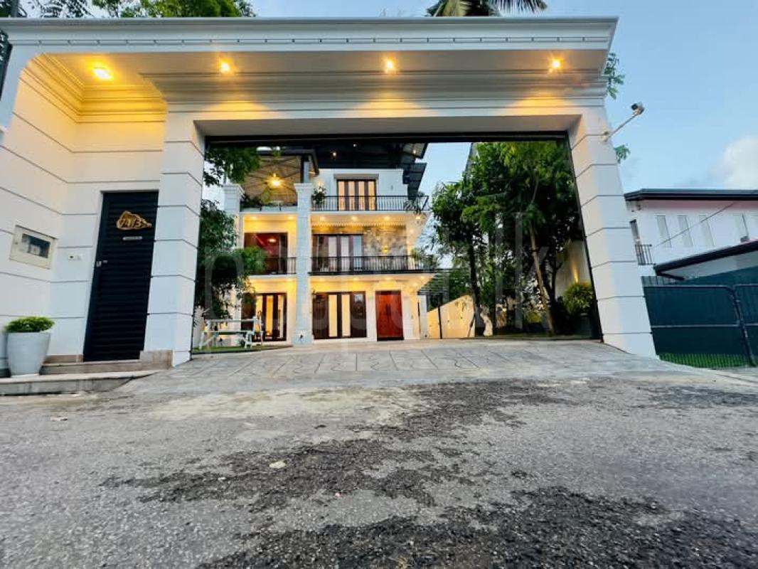 Advertisement image 6