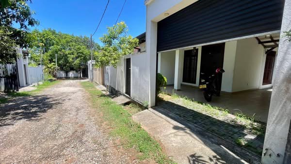 House for Sale in Athurugiriya ads-image-1