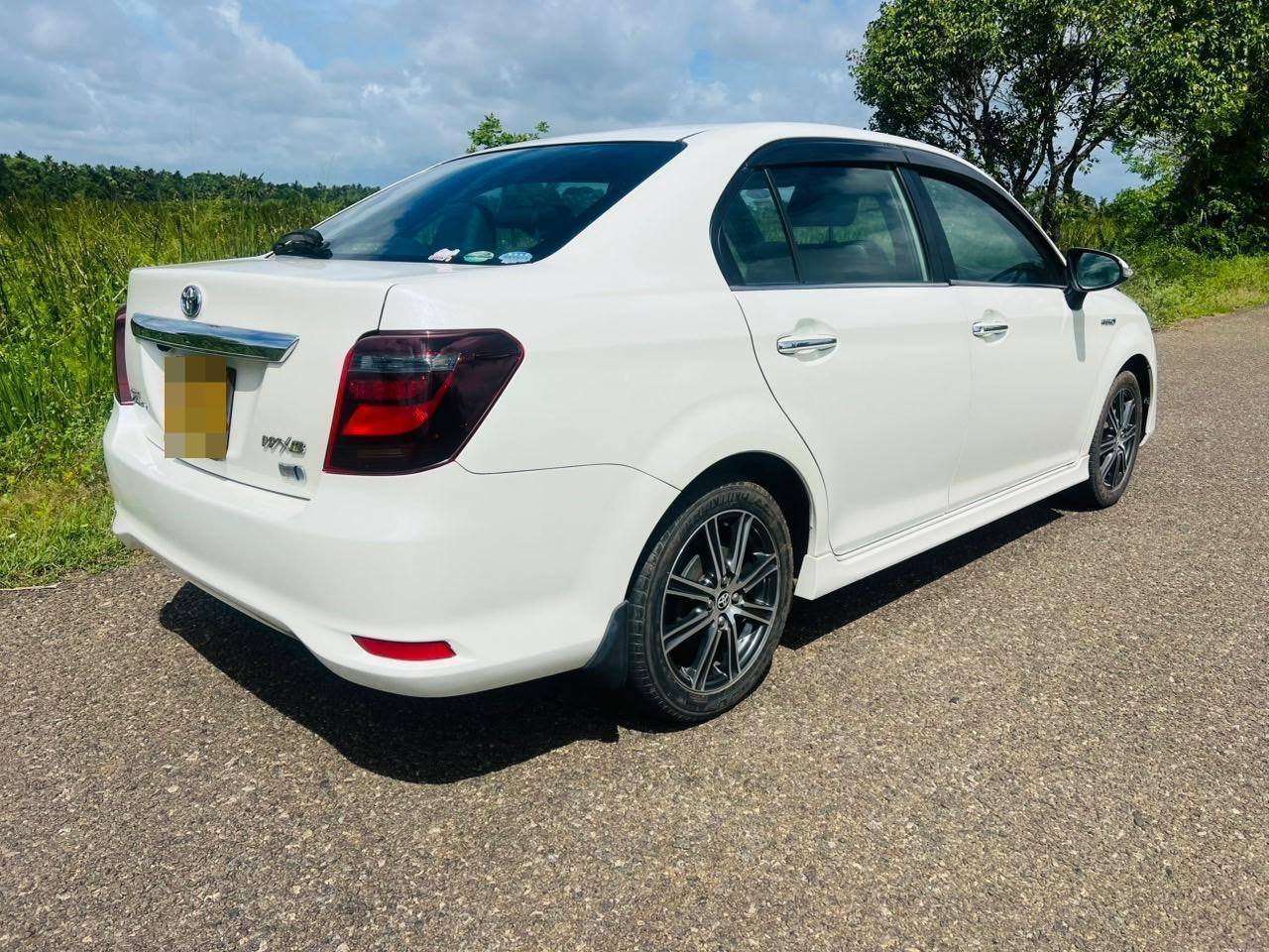 Toyota Axio 2017 - Used Car sale in Sri Lanka - patpat.lk