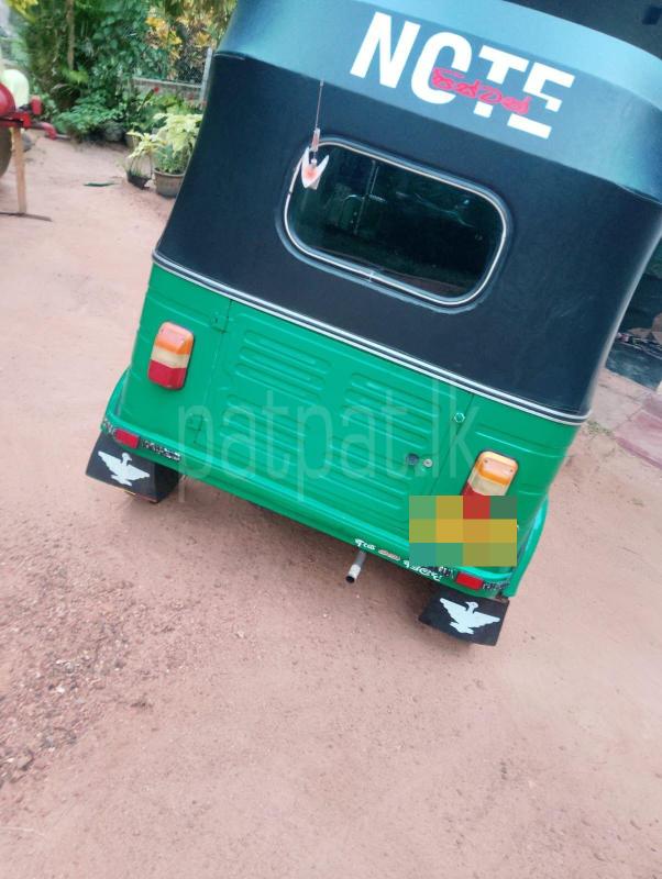 Bajaj Three Wheel 2006 - பயன்படுத்தப்பட்டது முச்சக்கர வண்டி sale in Sri Lanka - patpat.lk