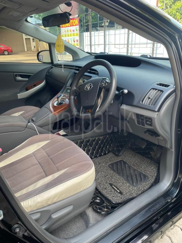 Toyota Prius 2011 - பயன்படுத்தப்பட்டது கார் sale in Sri Lanka - patpat.lk
