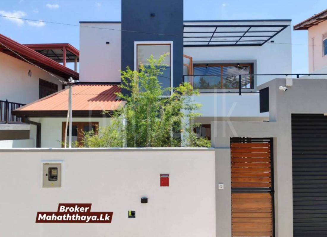 House for Sale in Colombo Fort (Colombo 01) ads-image-1