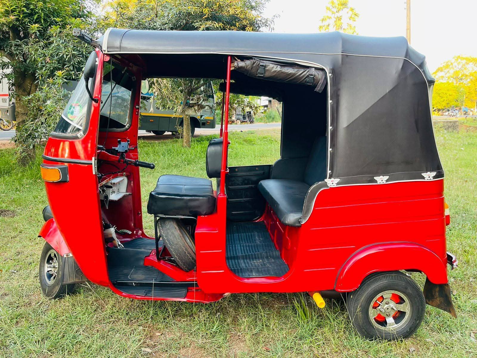 Bajaj Three Wheel 2005 - பயன்படுத்தப்பட்டது முச்சக்கர வண்டி sale in Sri Lanka - patpat.lk