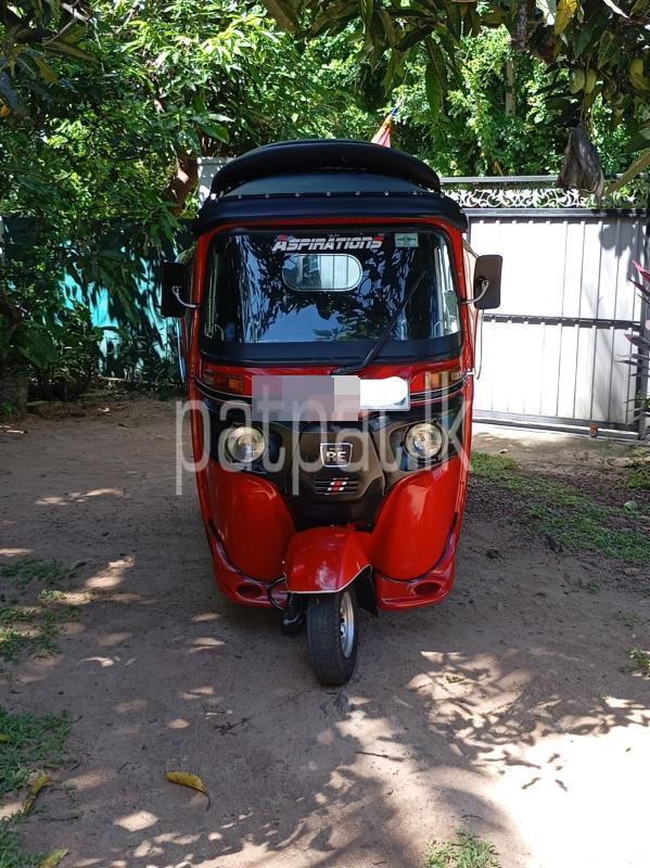 Bajaj Three Wheel 2019 - பயன்படுத்தப்பட்டது முச்சக்கர வண்டி sale in Sri Lanka - patpat.lk