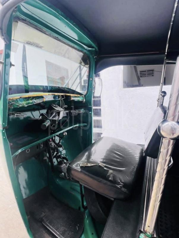 Bajaj Three Wheel 2009 - பயன்படுத்தப்பட்டது முச்சக்கர வண்டி sale in Sri Lanka - patpat.lk