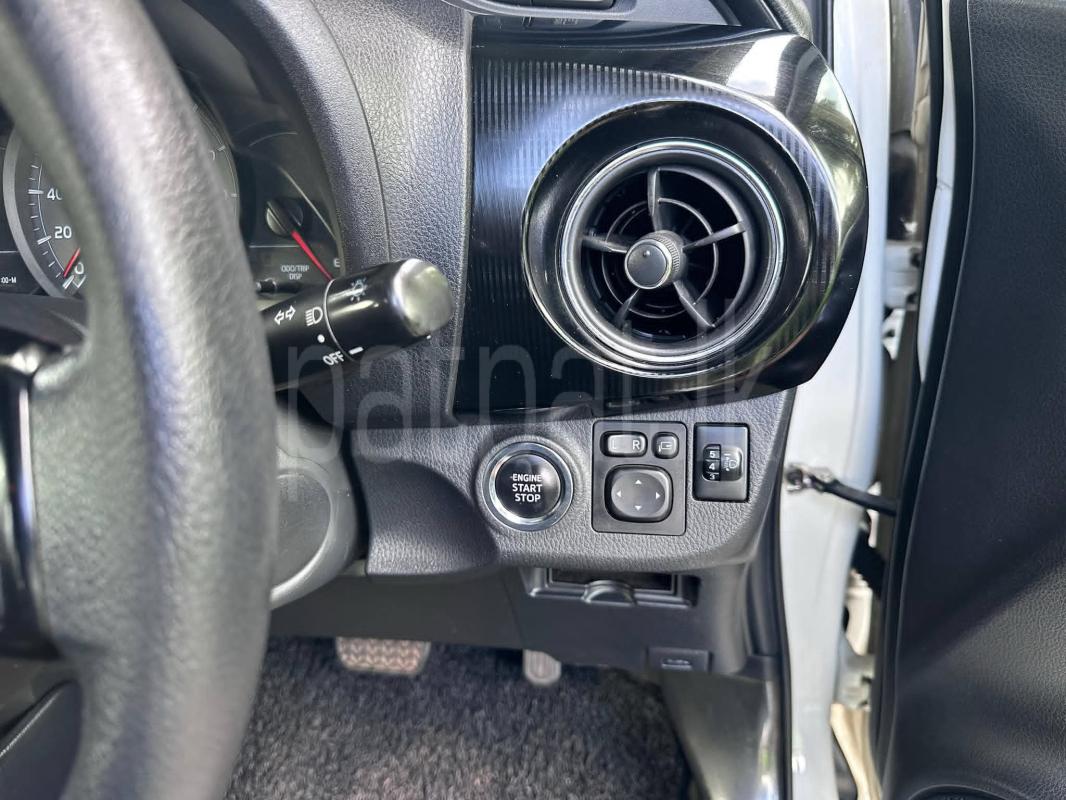 Toyota Vitz 2017 - භාවිතා කරන ලද කාර් sale in Sri Lanka - patpat.lk