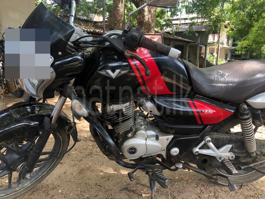 Bajaj V15 2016 - භාවිතා කරන ලද බයිසිකලය sale in Sri Lanka - patpat.lk