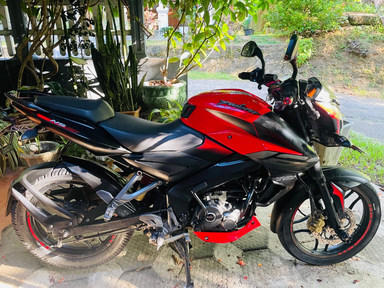 Bajaj Pulsar 2017 - பயன்படுத்தப்பட்டது பைக் sale in Sri Lanka - patpat.lk