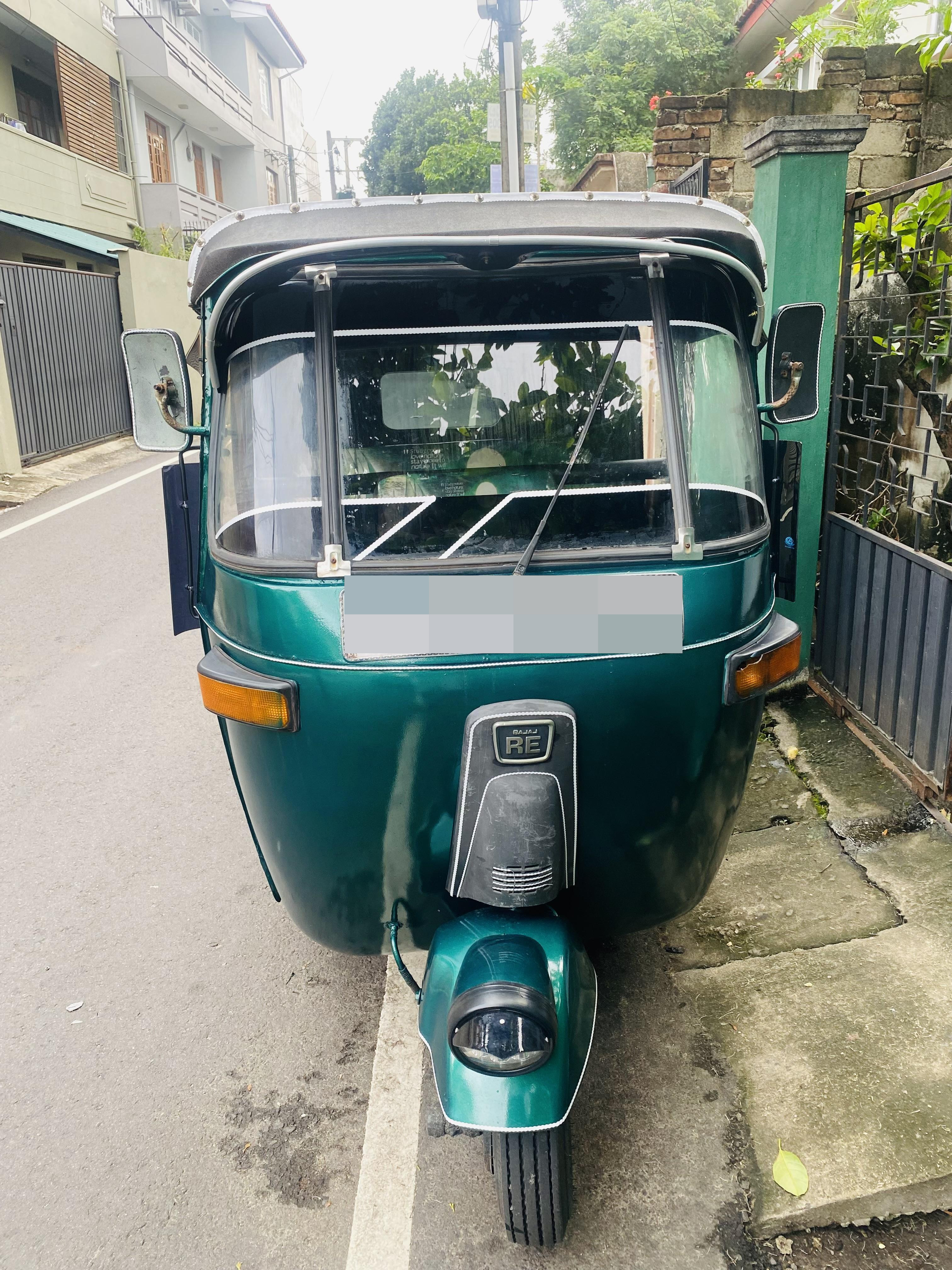 Bajaj 2 stroke 2005 - பயன்படுத்தப்பட்டது முச்சக்கர வண்டி sale in Sri Lanka - patpat.lk