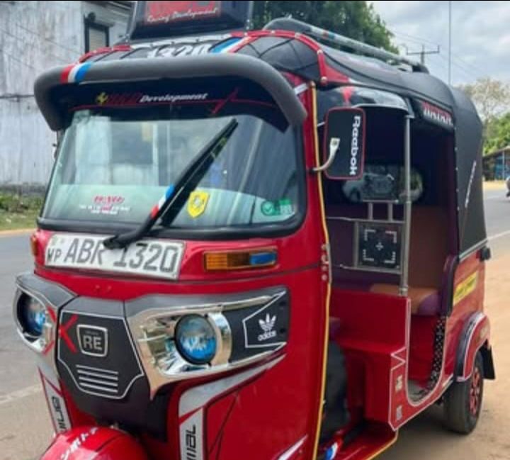 Bajaj Three Wheel 2018 - භාවිතා කරන ලද ත්‍රිරෝද රථය sale in Sri Lanka - patpat.lk