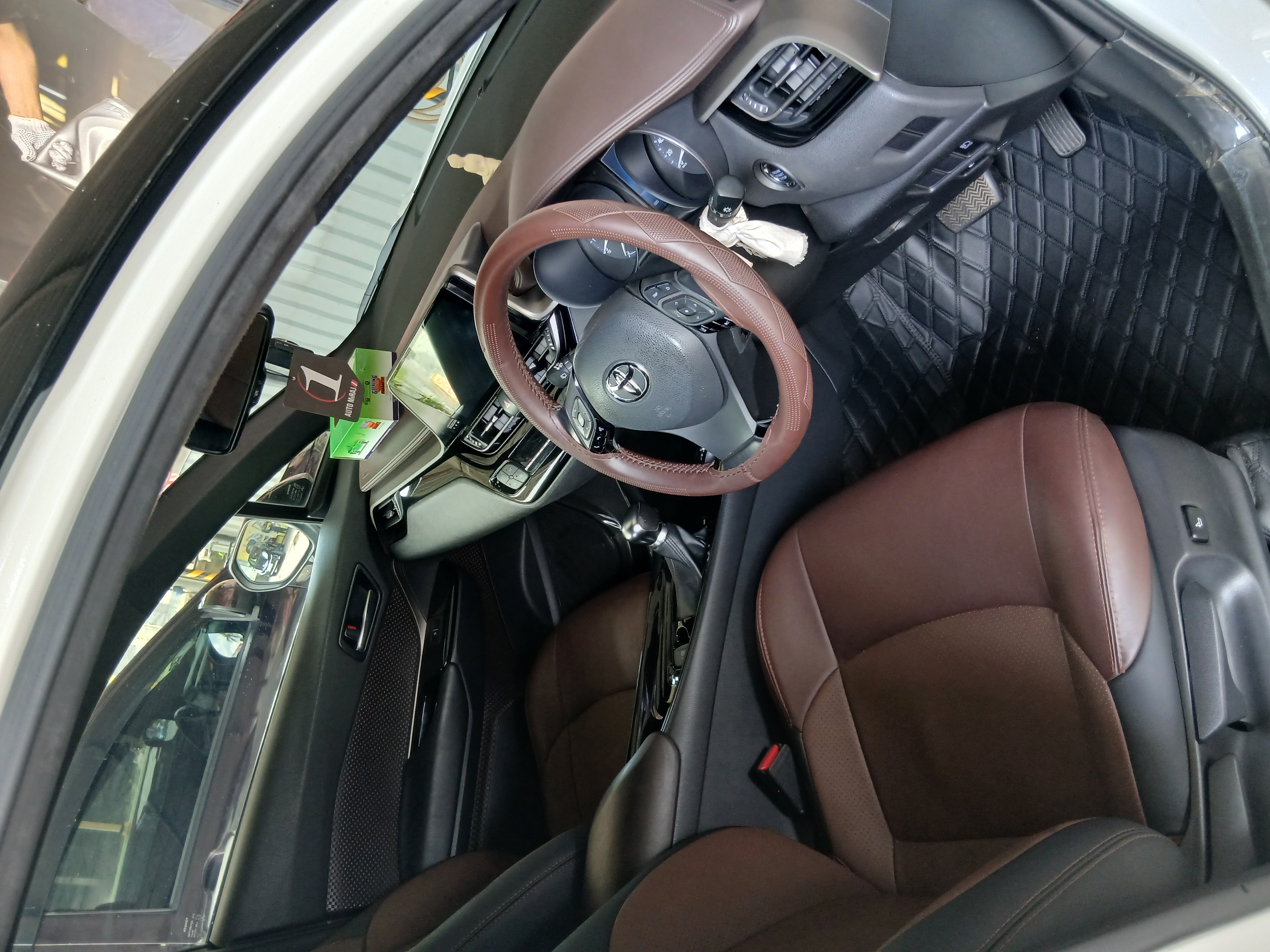 Toyota CHR 2018 - பயன்படுத்தப்பட்டது SUV sale in Sri Lanka - patpat.lk