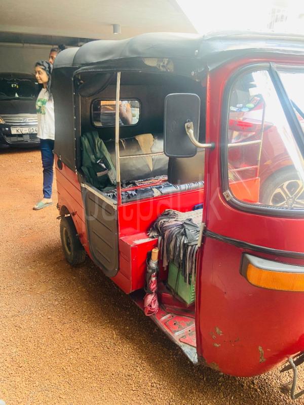 Bajaj Three Wheel 2005 - பயன்படுத்தப்பட்டது முச்சக்கர வண்டி sale in Sri Lanka - patpat.lk