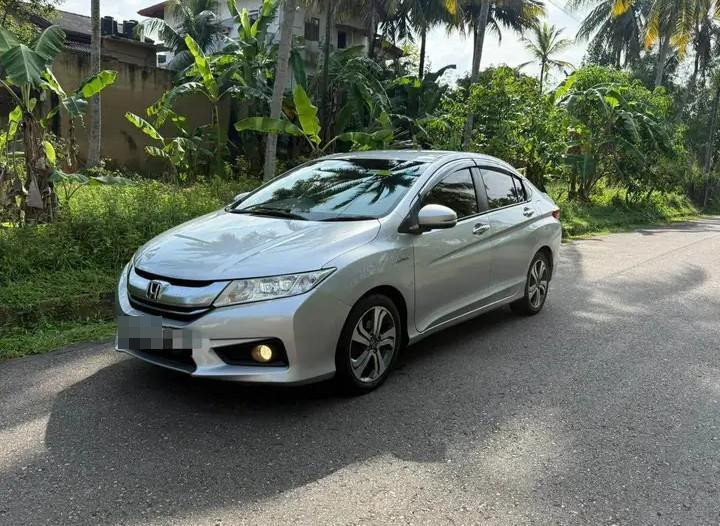 Honda Grace 2016 - பயன்படுத்தப்பட்டது கார் sale in Sri Lanka - patpat.lk