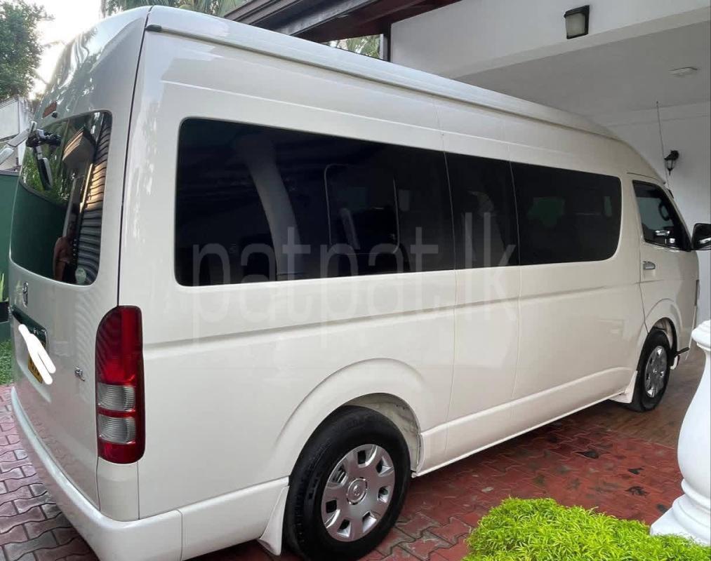 Toyota Hiace 2015 - භාවිතා කරන ලද වෑන් රථය sale in Sri Lanka - patpat.lk