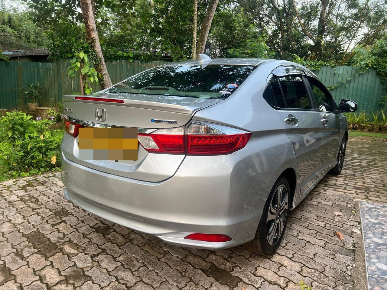 Honda Grace 2015 - Used Car sale in Sri Lanka - patpat.lk