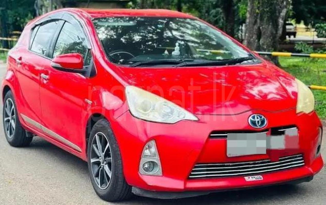 Toyota Aqua 2013 - பயன்படுத்தப்பட்டது கார் sale in Sri Lanka - patpat.lk