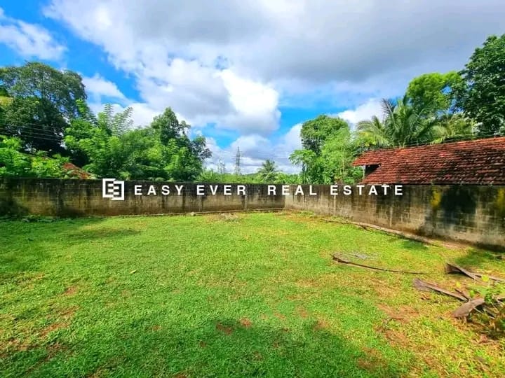 Commercial Land for Sale in Nittambuwa