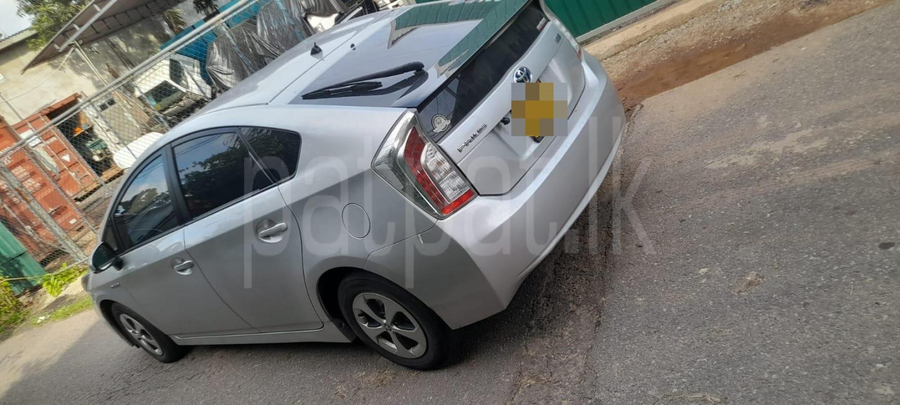 Toyota Prius 2013 - பயன்படுத்தப்பட்டது கார் sale in Sri Lanka - patpat.lk