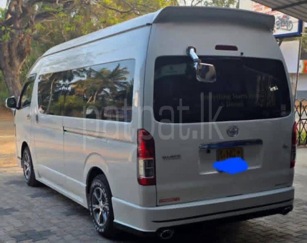 Toyota Hiace 2015 - பயன்படுத்தப்பட்டது வேன் sale in Sri Lanka - patpat.lk
