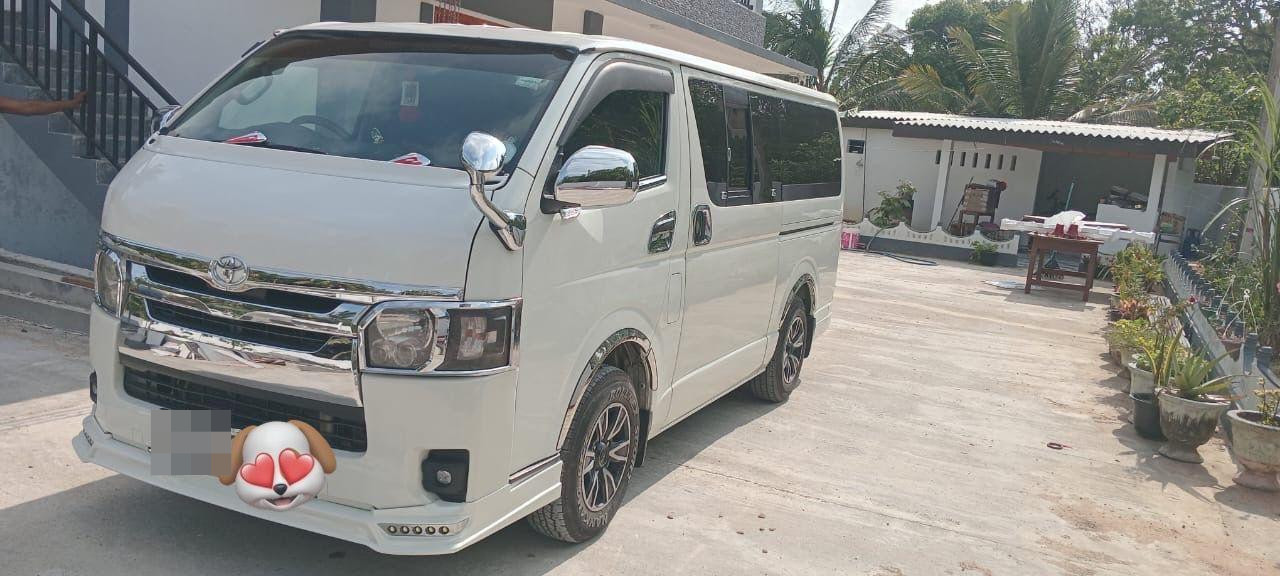 Toyota Hiace 2007 - பயன்படுத்தப்பட்டது வேன் sale in Sri Lanka - patpat.lk