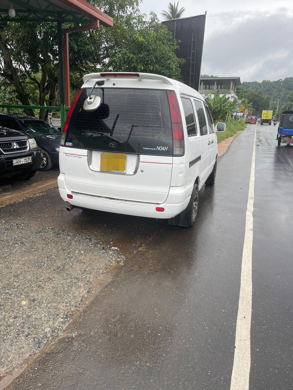 Toyota Noah 1999 - பயன்படுத்தப்பட்டது வேன் sale in Sri Lanka - patpat.lk