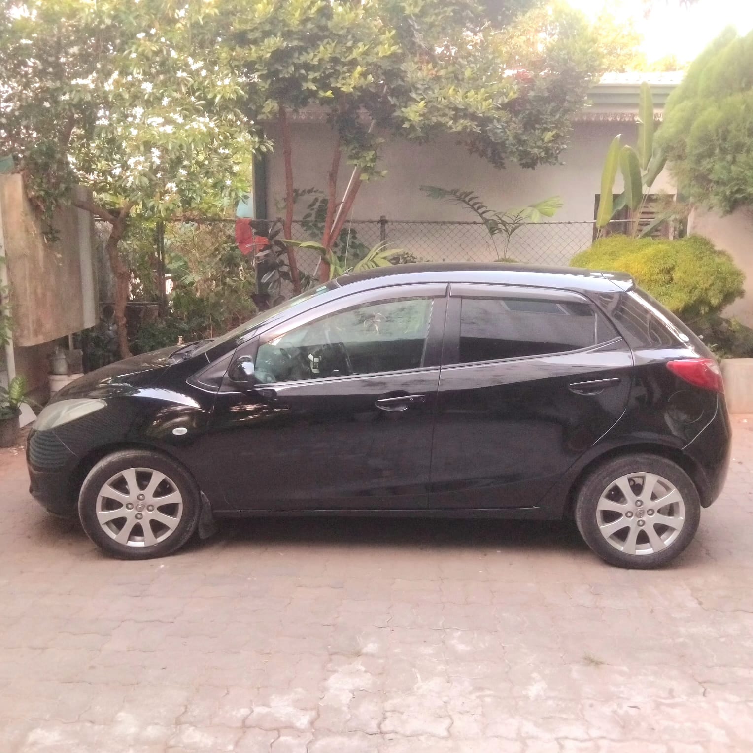 Mazda Demio 2009 - Used Car sale in Sri Lanka - patpat.lk