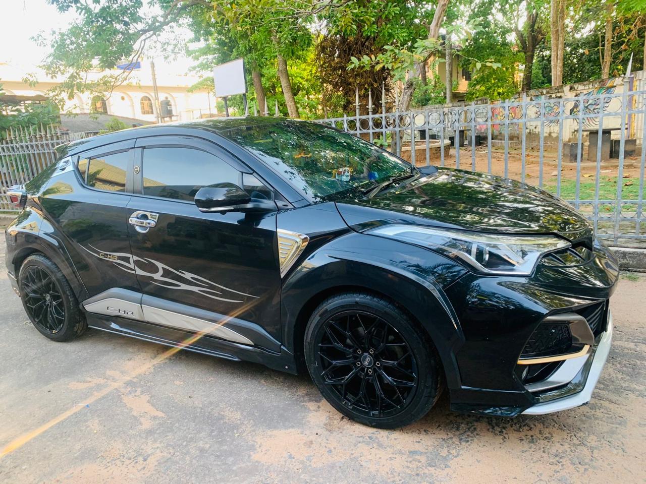 Toyota CHR 2018 - Used SUV sale in Sri Lanka - patpat.lk