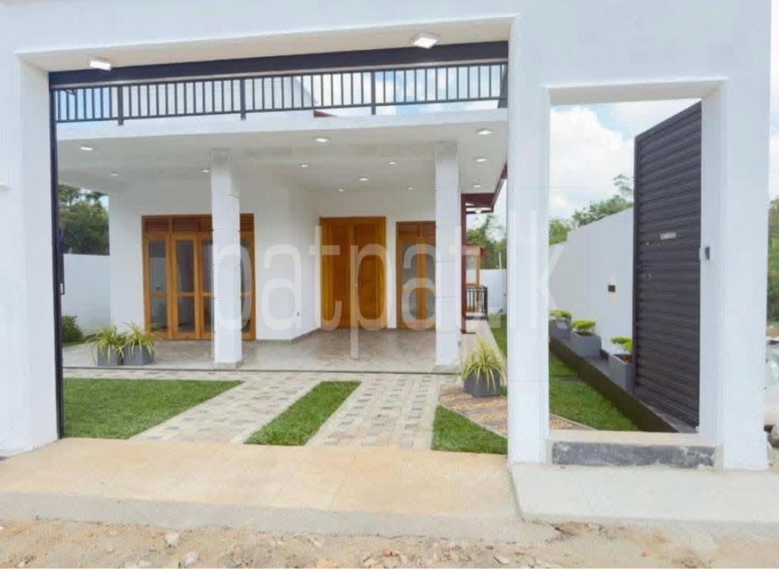 House for Sale in Bandaragama ads-image-1
