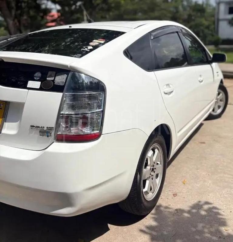Toyota Prius 2010 - பயன்படுத்தப்பட்டது கார் sale in Sri Lanka - patpat.lk