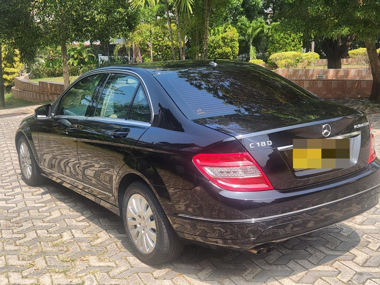 Mercedes Benz C180 2010 - பயன்படுத்தப்பட்டது கார் sale in Sri Lanka - patpat.lk