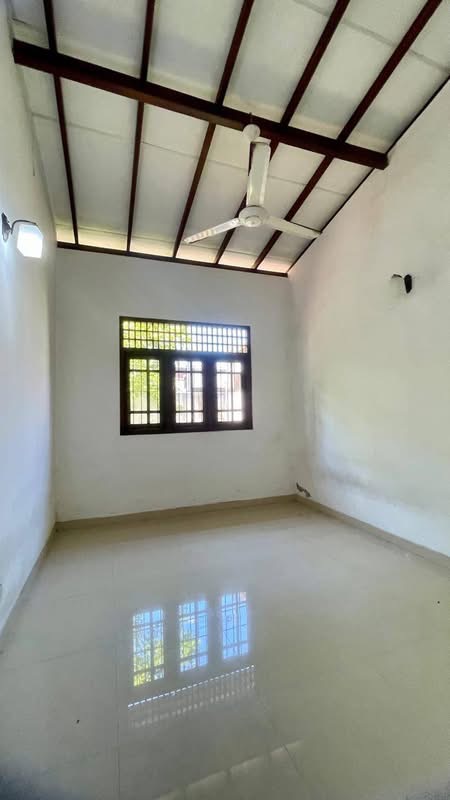 House for Sale in Athurugiriya
