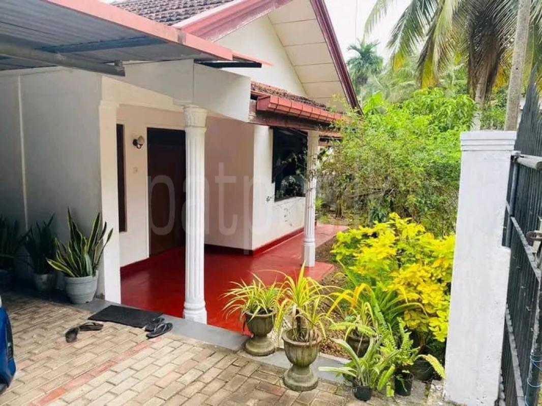 House for Sale in Mirigama ads-image-1