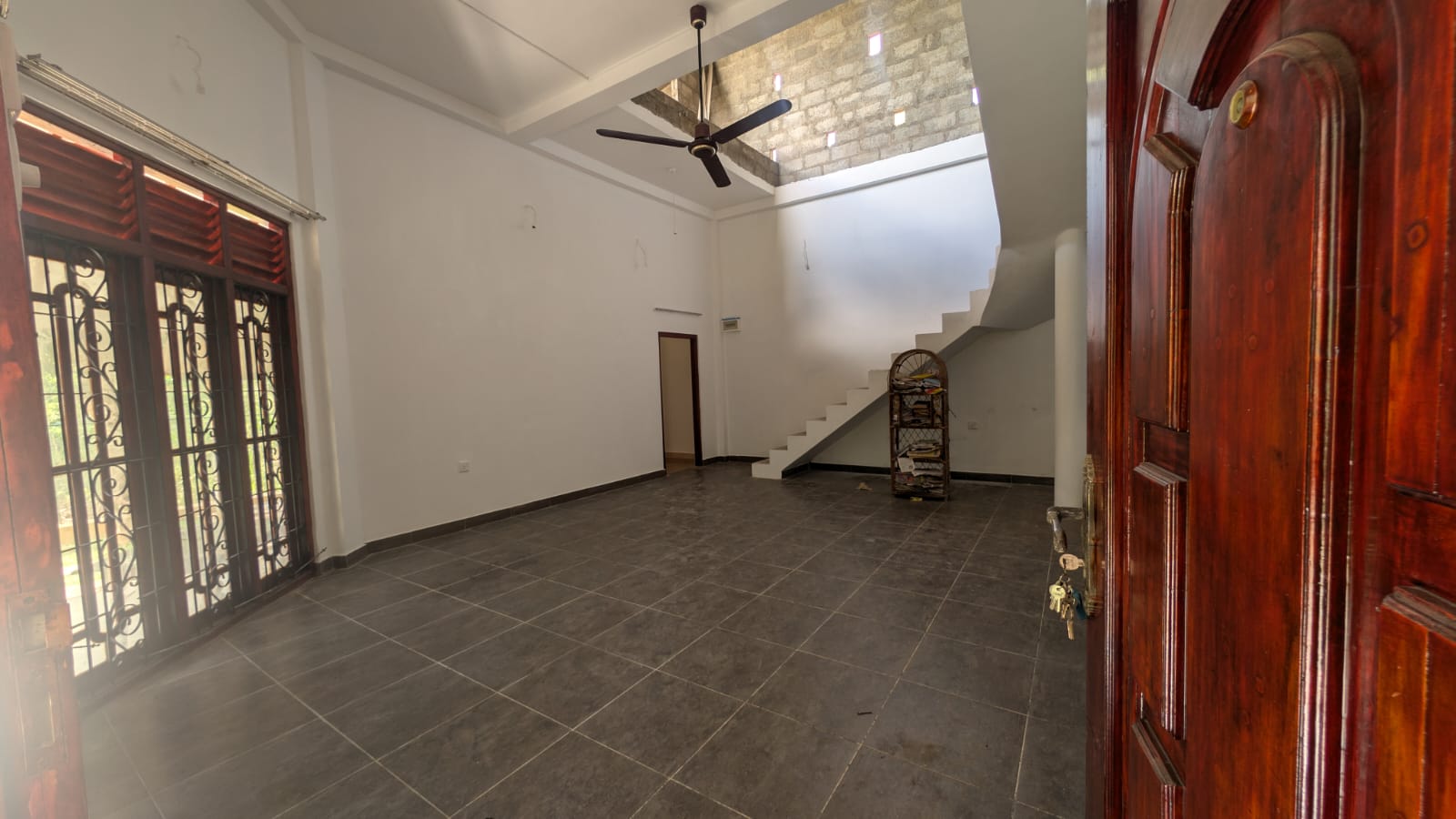 House for Sale in Mirigama