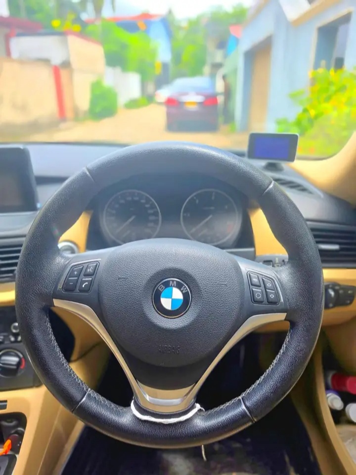 BMW x1 2011 - பயன்படுத்தப்பட்டது SUV sale in Sri Lanka - patpat.lk