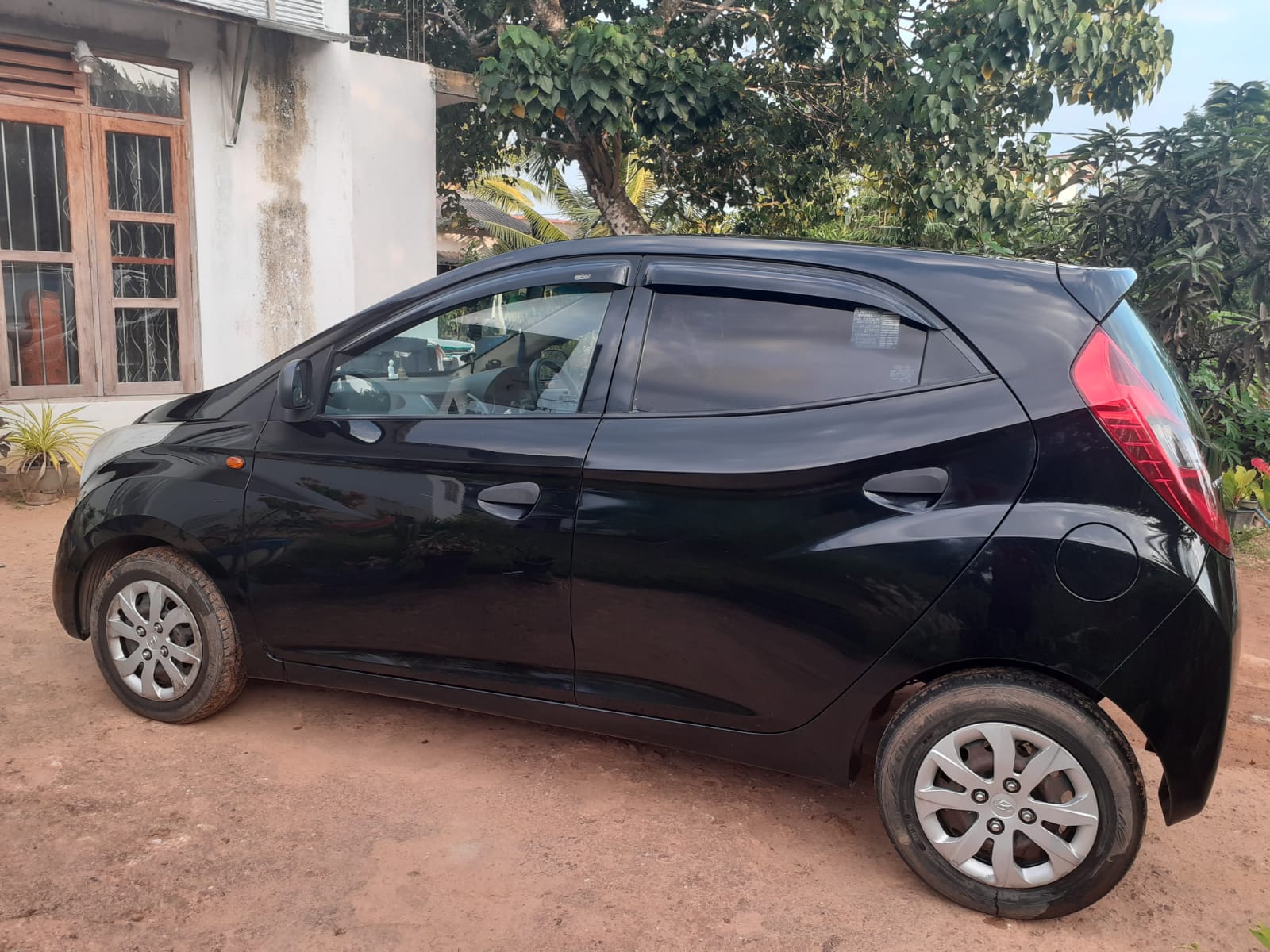 Hyundai Eon 2015 - Used Car sale in Sri Lanka - patpat.lk