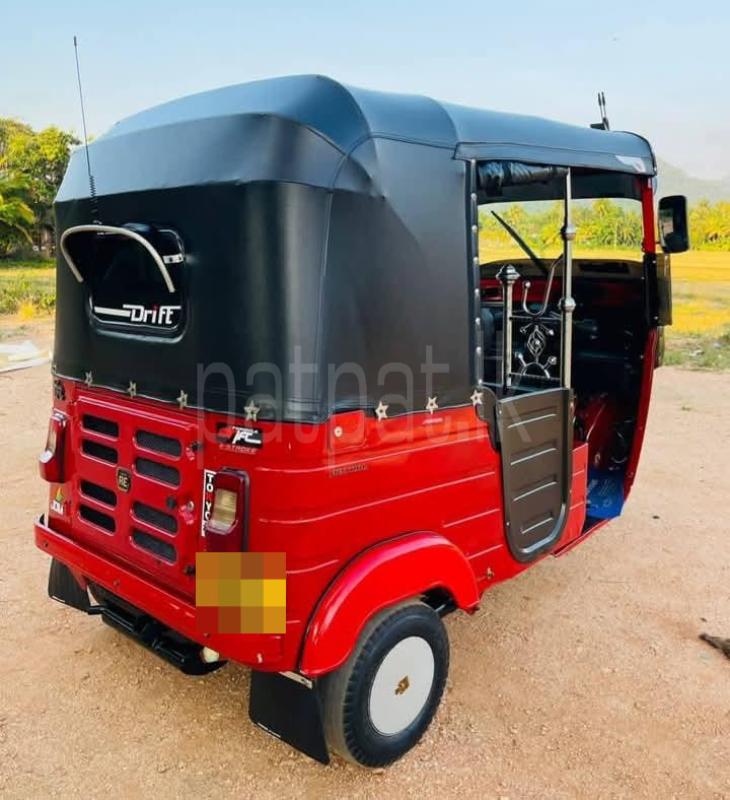 Bajaj Three Wheel 2015 - Used Three wheeler sale in Sri Lanka - patpat.lk