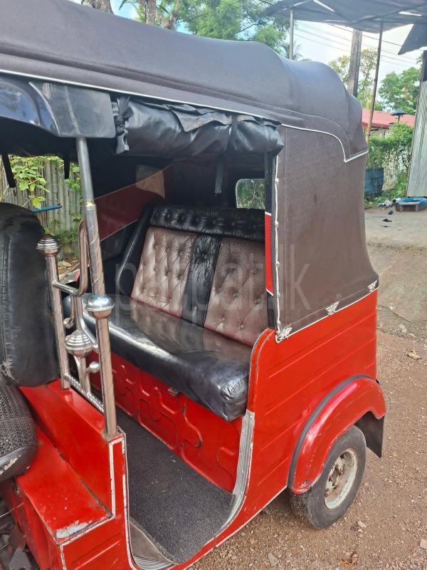 Bajaj Three Wheel 2010 - பயன்படுத்தப்பட்டது முச்சக்கர வண்டி sale in Sri Lanka - patpat.lk