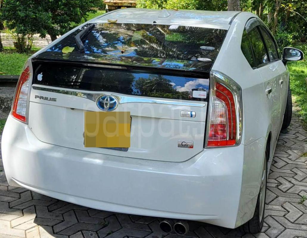 Toyota Prius 2014 - Used Car sale in Sri Lanka - patpat.lk