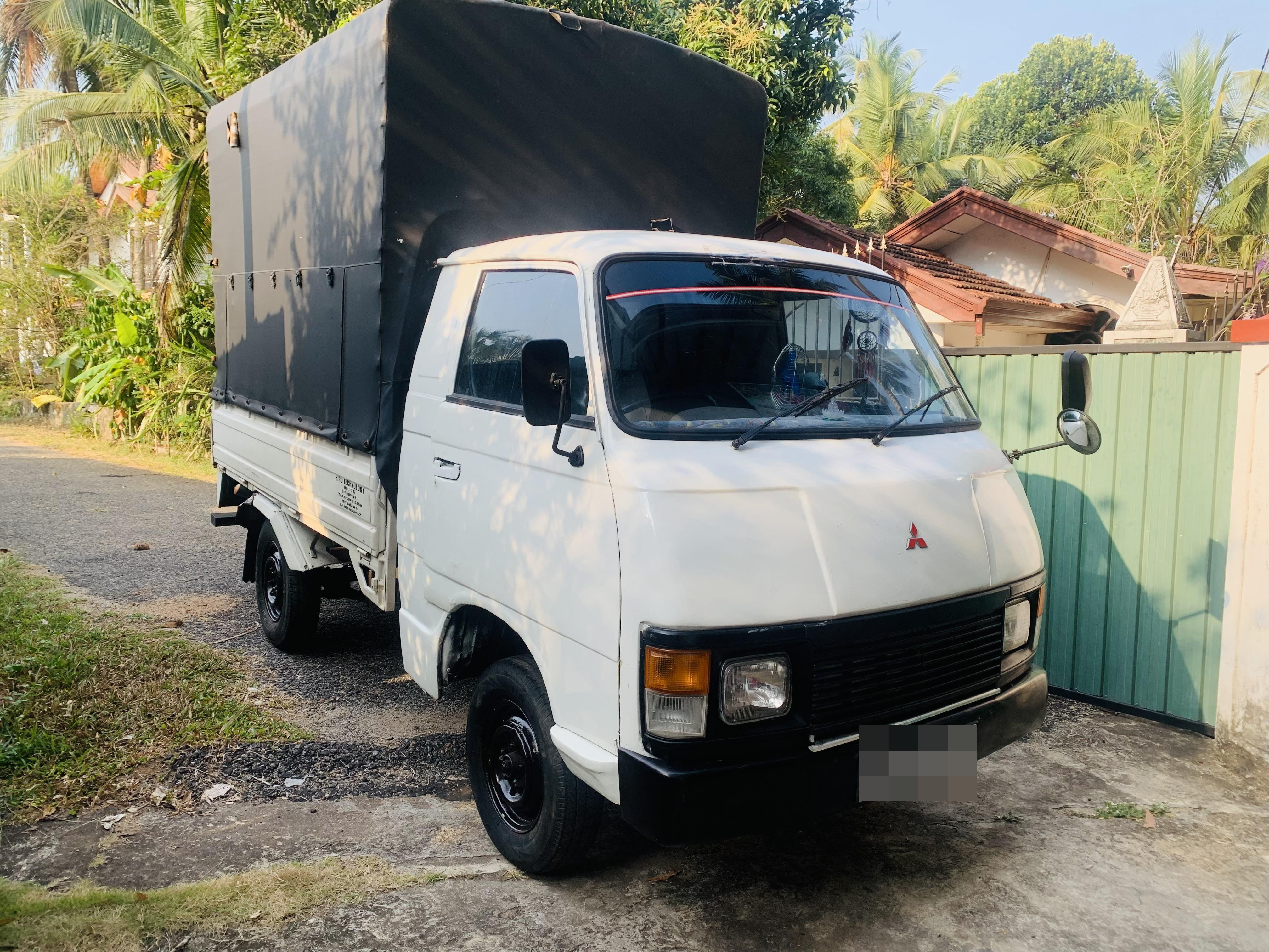 Mitsubishi Delica 1977 - பயன்படுத்தப்பட்டது பல்நோக்கு sale in Sri Lanka - patpat.lk