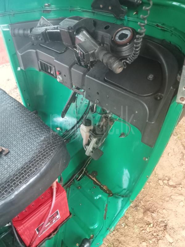 Bajaj Three Wheel 2012 - பயன்படுத்தப்பட்டது முச்சக்கர வண்டி sale in Sri Lanka - patpat.lk