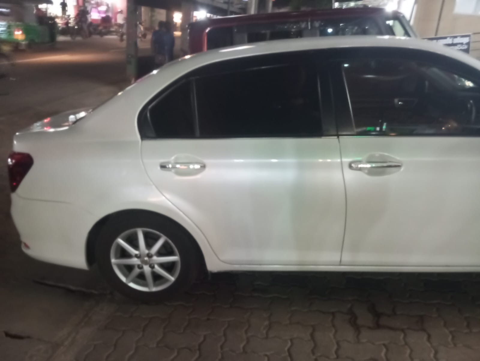 Toyota Axio 2016 - பயன்படுத்தப்பட்டது கார் sale in Sri Lanka - patpat.lk